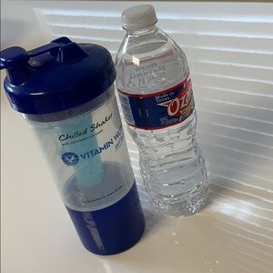 NEW Vitamin World Chilled Shaker Bottle Ice Pack